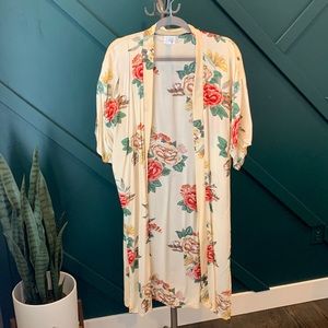 Kimono/robe style top